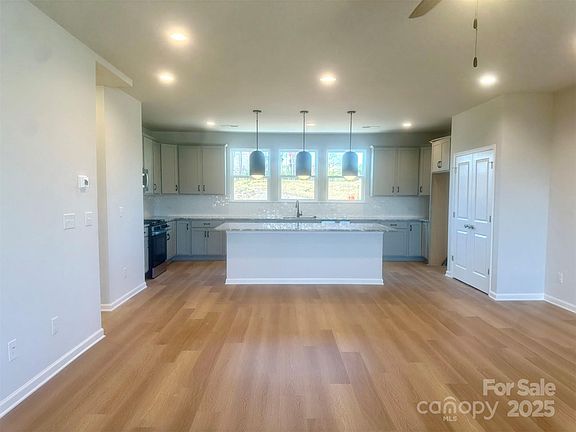 4th image of 246 Ferebee Pl #Brx0072