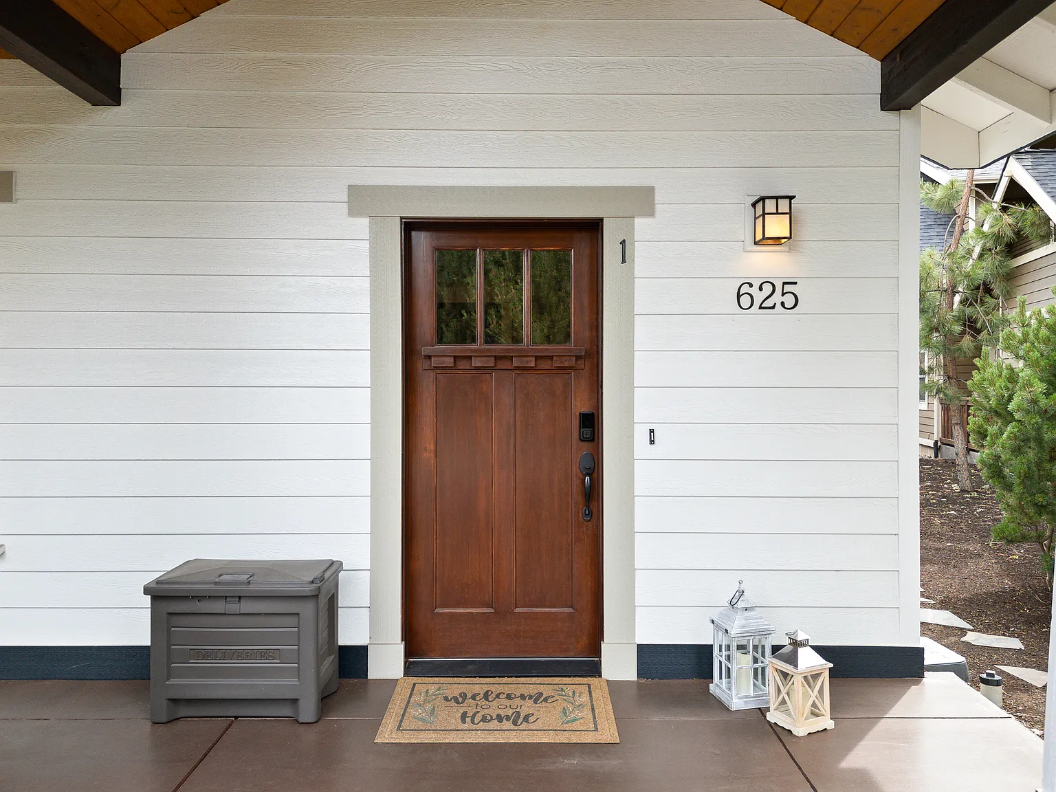 3 bed, 2.5 bath, 2100 sqft, $5,990 — Photo 3