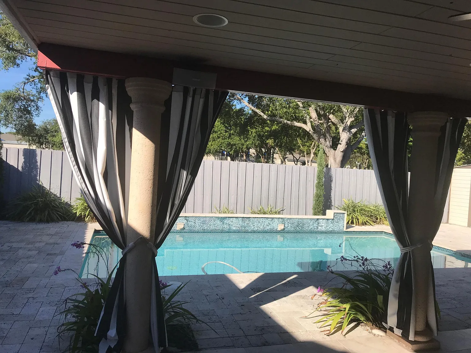 4 bed, 2.5 bath, $4,550 — Photo 1
