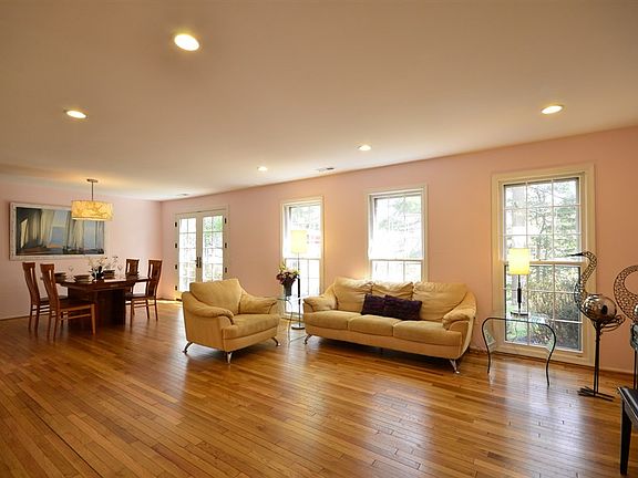 5th image of 9100 Orchard Brook Dr