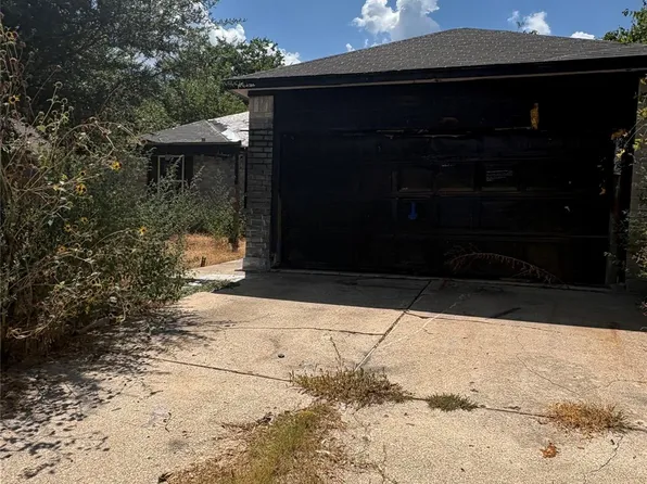 205 Barberry Dr, Georgetown, TX 78626