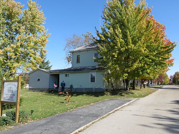 2nd image of 1222 S Oak St