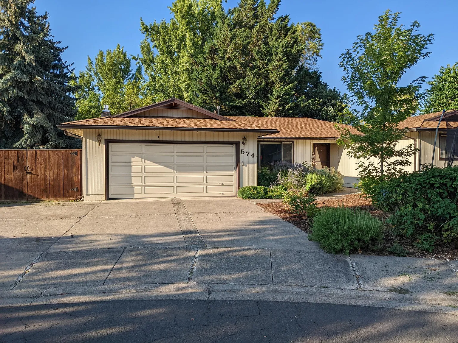 Cashmere Cir, Medford — Photo 1