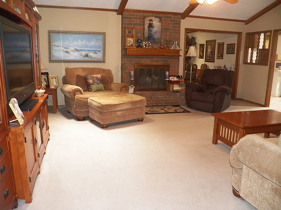 Living Room (2)