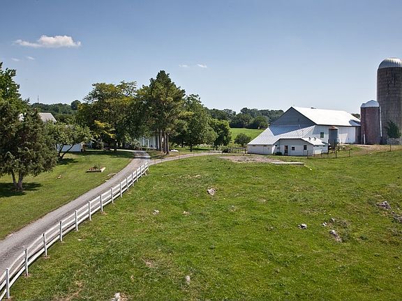 4th image of 108 Vista Ln