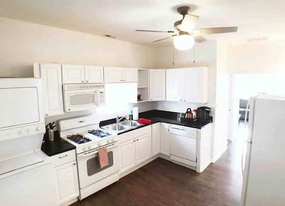 3rd image of 2441 N Ashland Ave #2