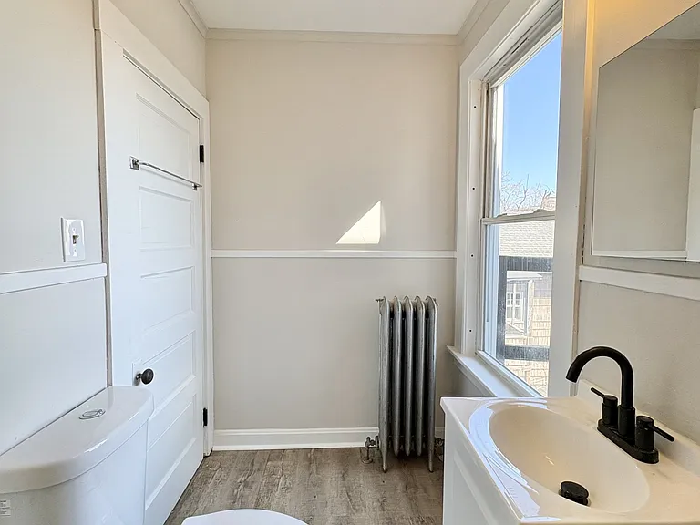 73 College St #3 — Photo 10
