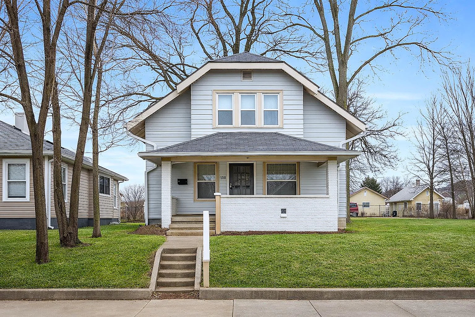 1051 N Mount St photo 1