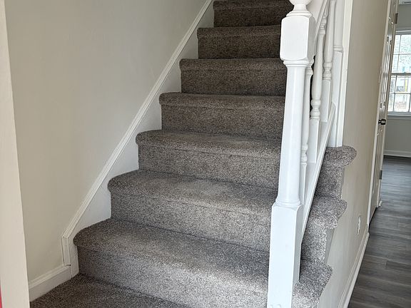 4th image of 115 Elmhurst Ct