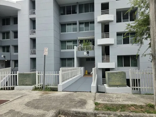 Condominio Loma Alta Village Apartamento #502, Carolina, PR 00987