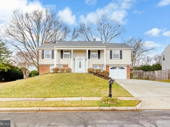 13102 Pebble Ln, Fairfax, VA 22033