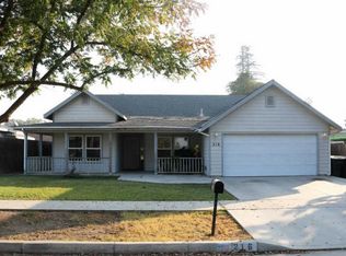 216 S D St, Tulare, CA 93274
