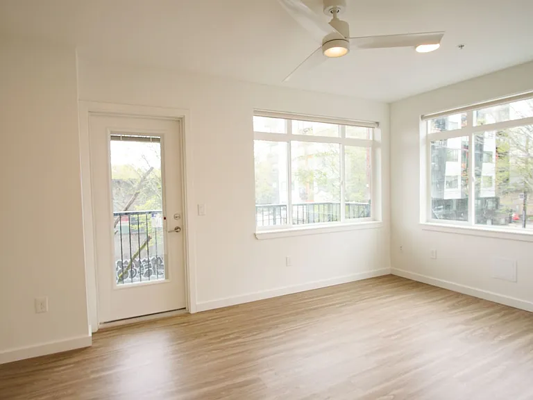 2320 N Vancouver Ave #201 — Photo 5