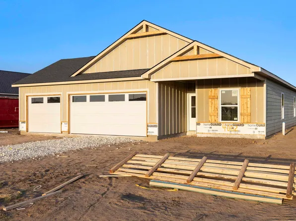 4002 Ridgewood Dr, Hutchinson, KS 67502