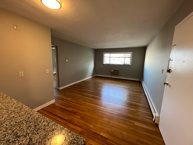 14 Riverside St #1-3D — Photo 4