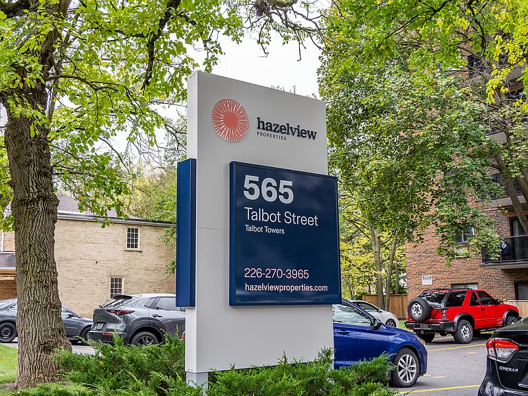 565 Talbot St — Photo 9