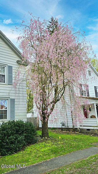 3rd image of 14 Grove Avenue