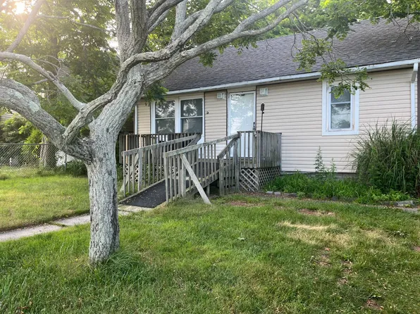 11 Shore Dr, Mastic Beach, NY 11951