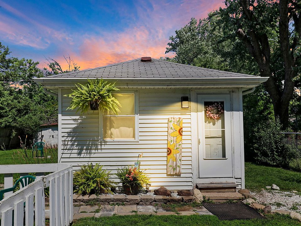 1st image of 22368 W Lee Dr