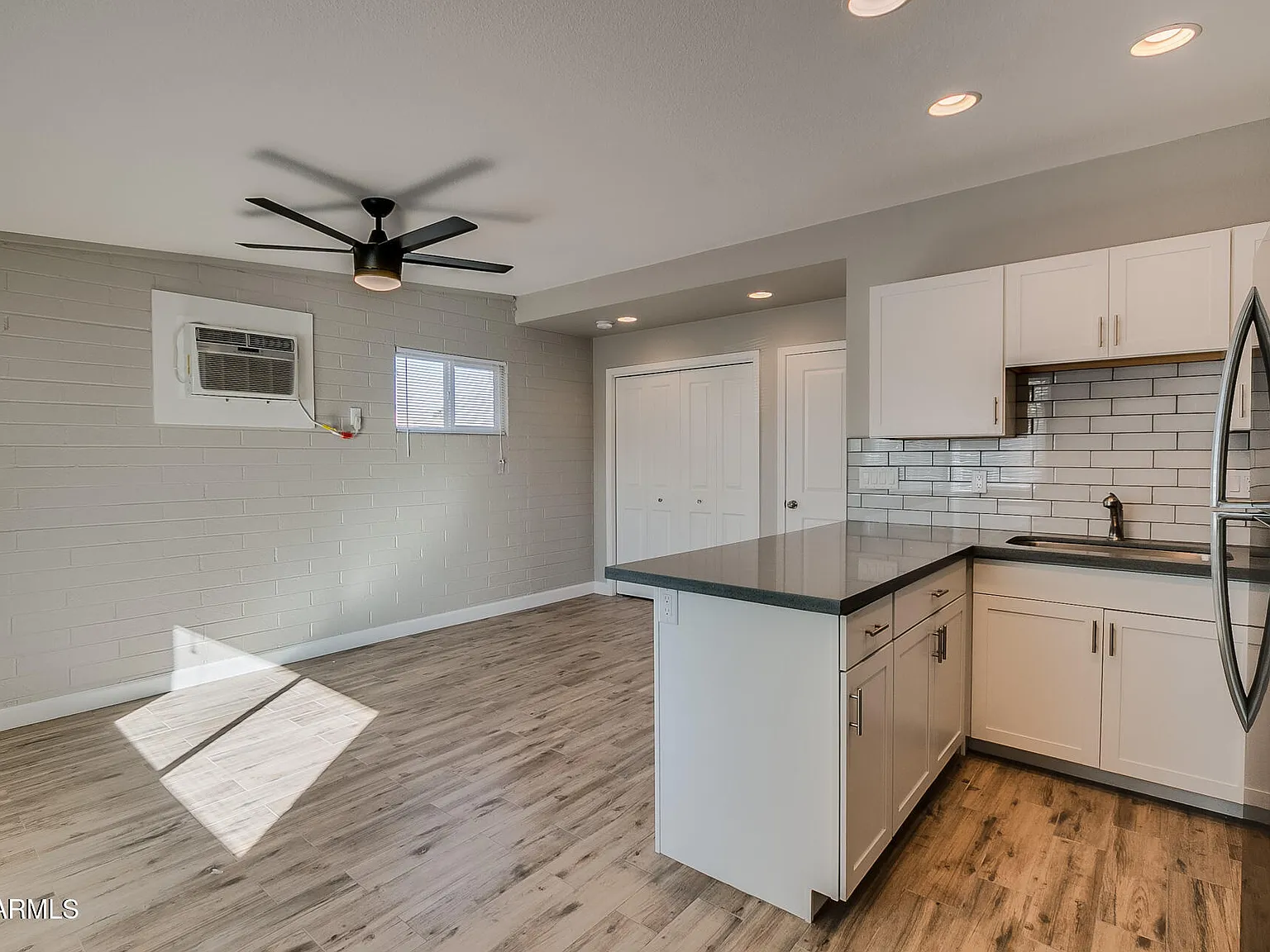 Studio, 1.0 bath, 402 sqft, $1,095 — Photo 3
