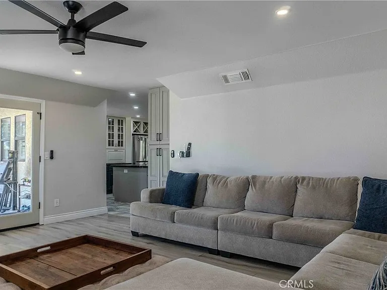 1042 Robinson Ct — Photo 25
