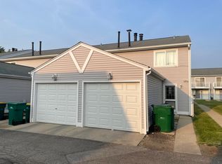 432 Meadow Green Ln, Round Lake Beach, IL