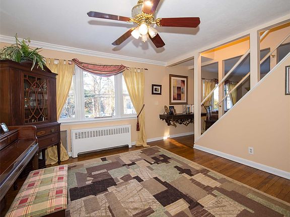 3rd image of 54 Brown Blvd