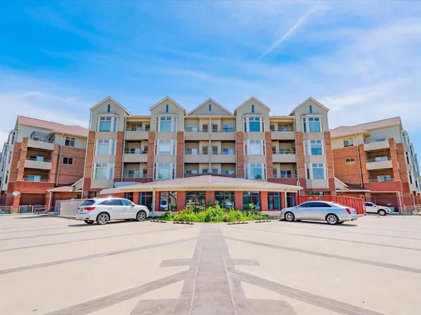 301 Harbour Town Dr APT 202, Madison, WI 53717