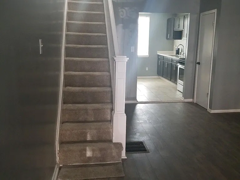 2333A Lauretta Ave — Photo 3