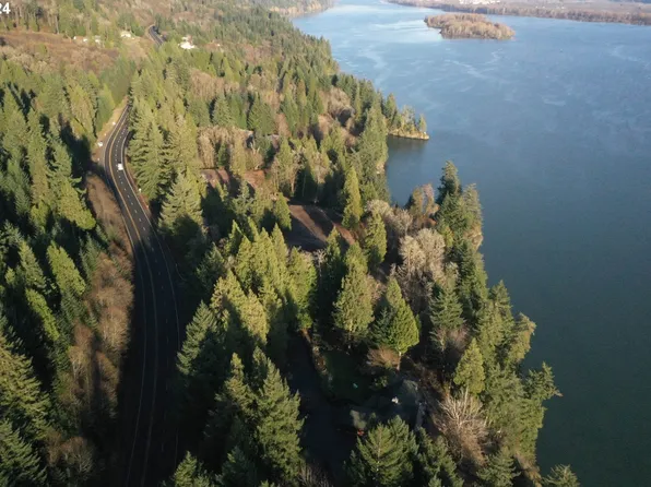 26 Edge Water Dr, Cathlamet, WA 98612