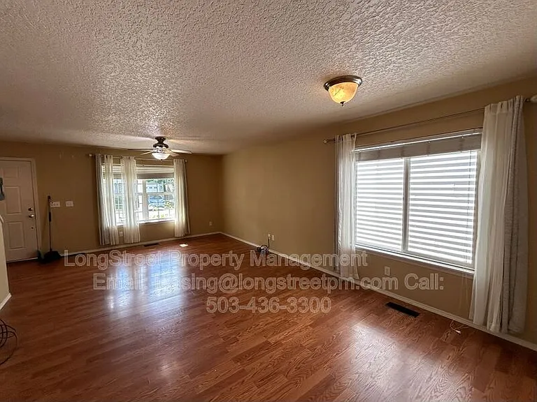 2958 NE 13th Dr — Photo 6