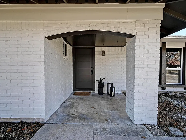 1017 Cripple Creek Dr — Photo 3