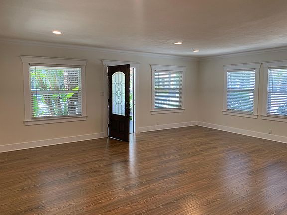 4th image of 84 S Grand Oaks Ave