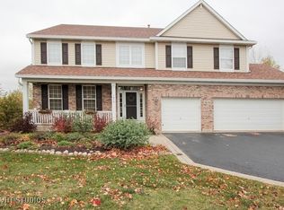 1879 Natures Ct, Lindenhurst, IL 60046