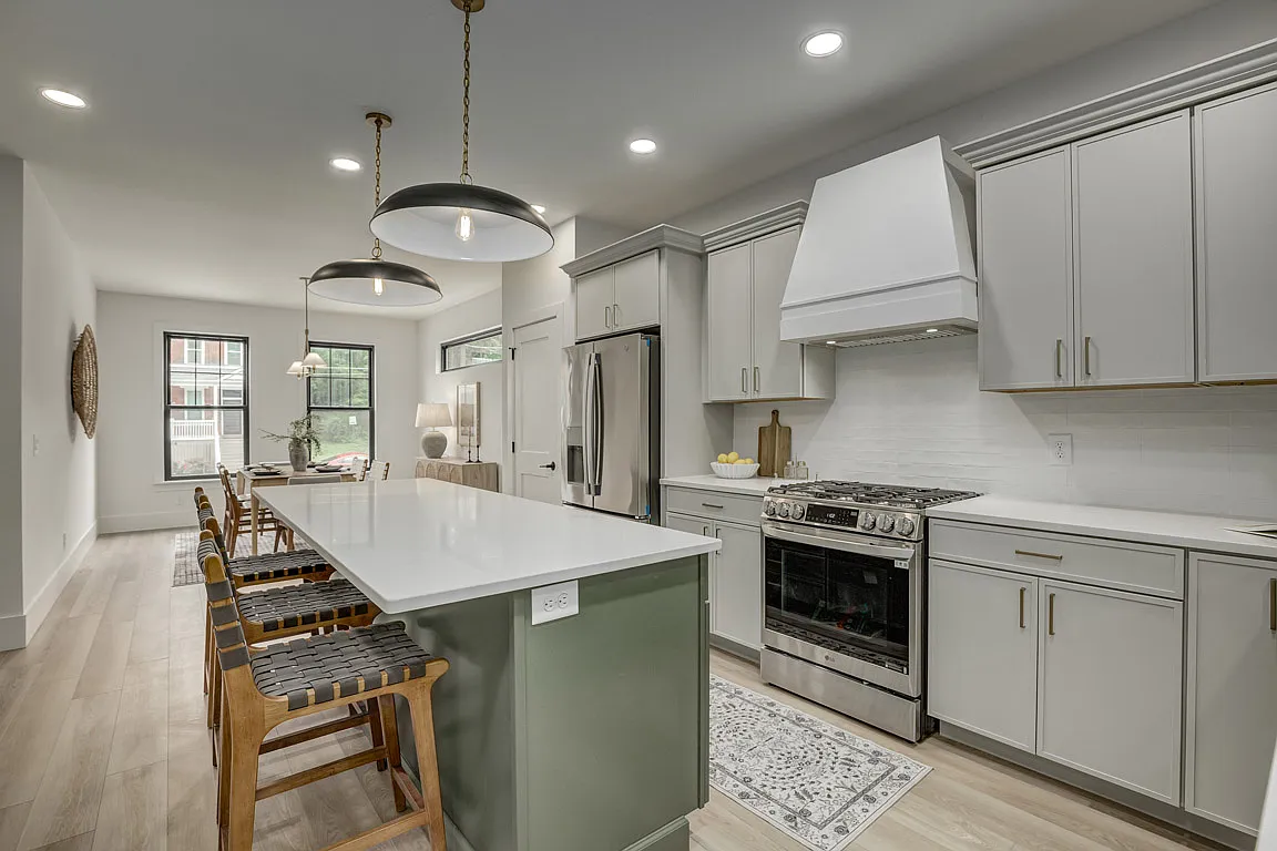 3 bed, 2322 sqft, $3,750 — Photo 3