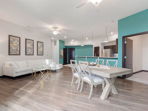 120 Twin Steeples Cir NE UNIT 315, Dyersville, IA 52040