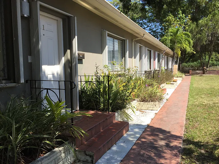 2915 SW 1st Ave #4 — Photo 8