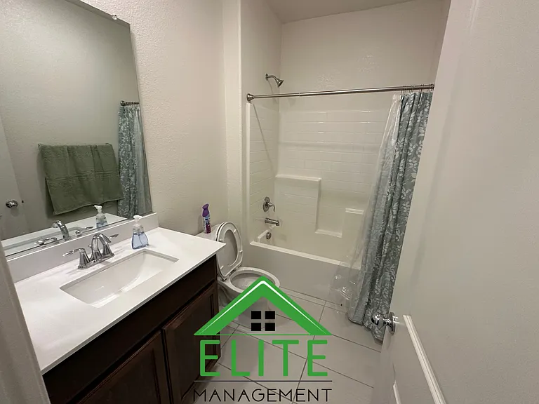 2551 Chuck Yeager Cir — Photo 4