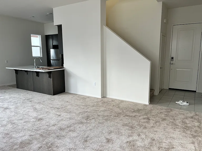 1475 Suwerte Ave #3 — Photo 2