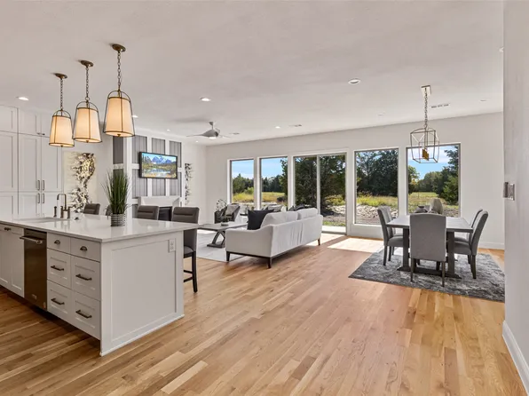 1678 Governors Blvd, Heath, TX 75032