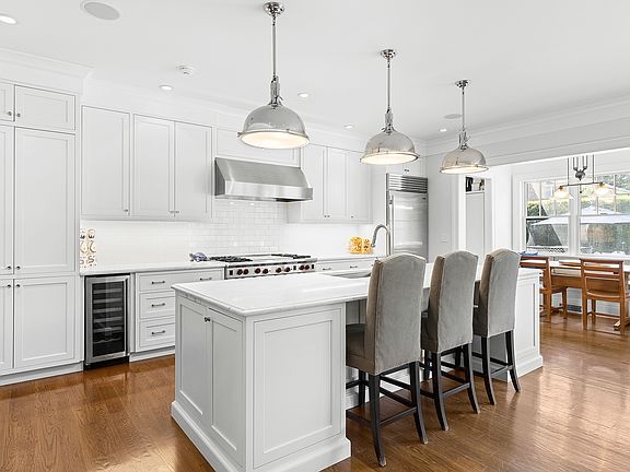 5th image of 65 Gould St