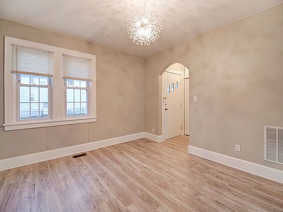 Living Room / Entrance foyer