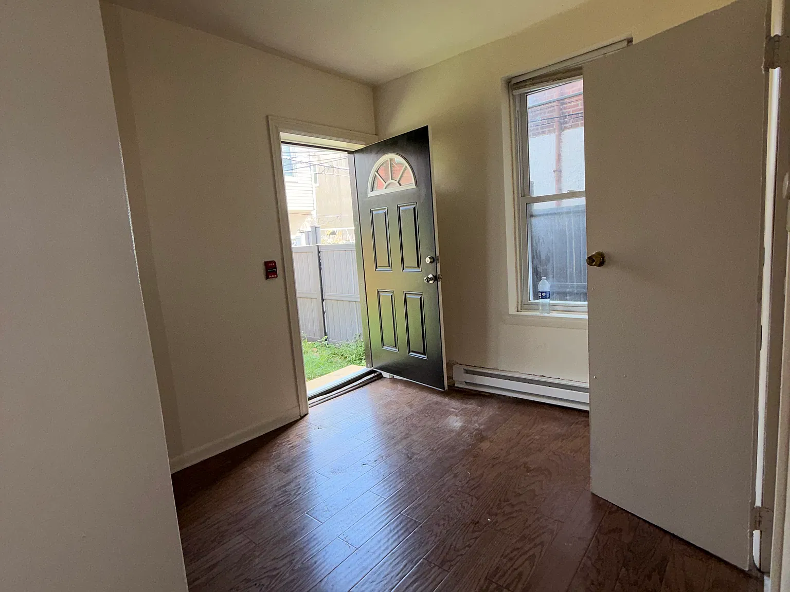 1 bed, 400 sqft, $975 — Photo 3
