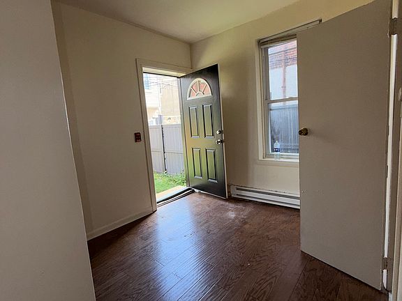 3rd image of 849 N 26th St APT 1R