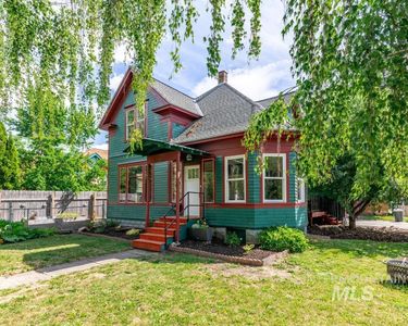1028 S Harrison St, Moscow, ID, 83843