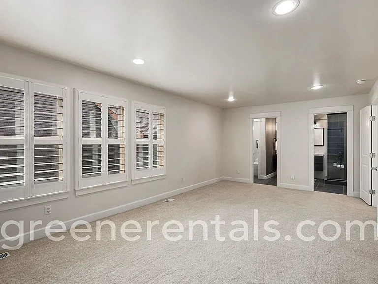 9016 Merrill Ct NE — Photo 28
