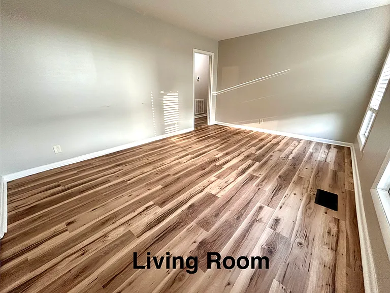 414 Winding Way #B — Photo 3
