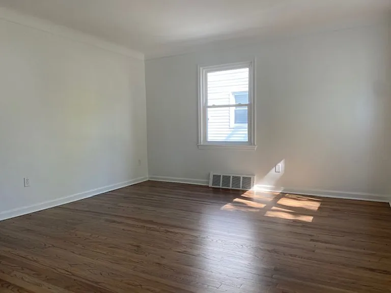 222 S Minerva Ave — Photo 5