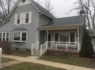 124 Railroad St, Gilberts, IL 60136