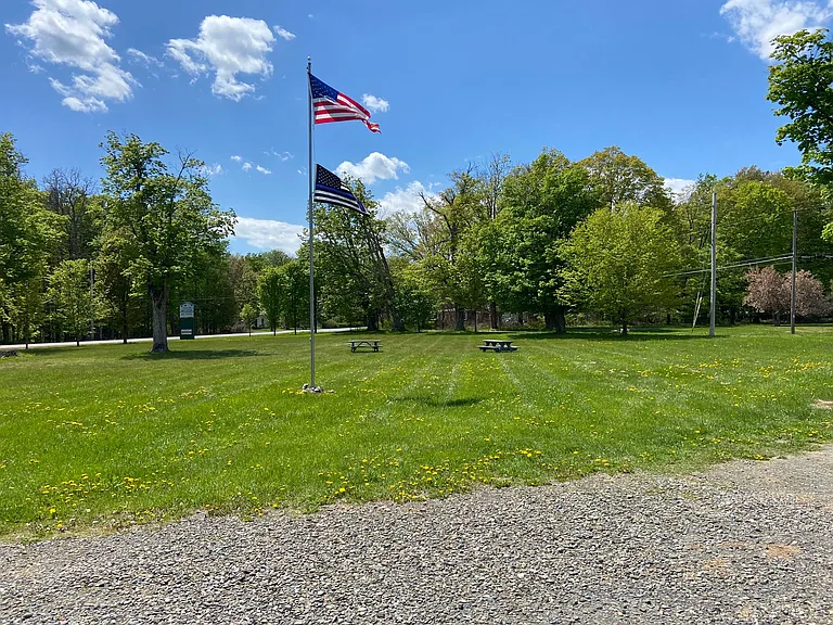 466 Pennsylvania Ave — Photo 3